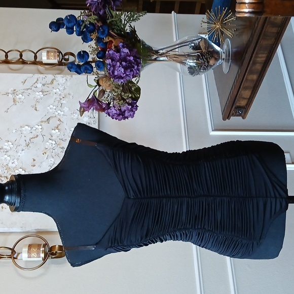 Misguided Slinky Black Ruched Front Bodysuit. Size 4 - Picture 14 of 17